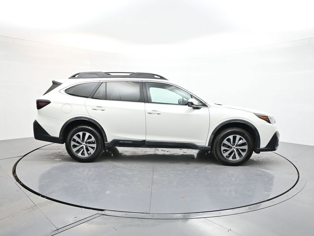 Used 2020 Subaru Outback Premium image 8