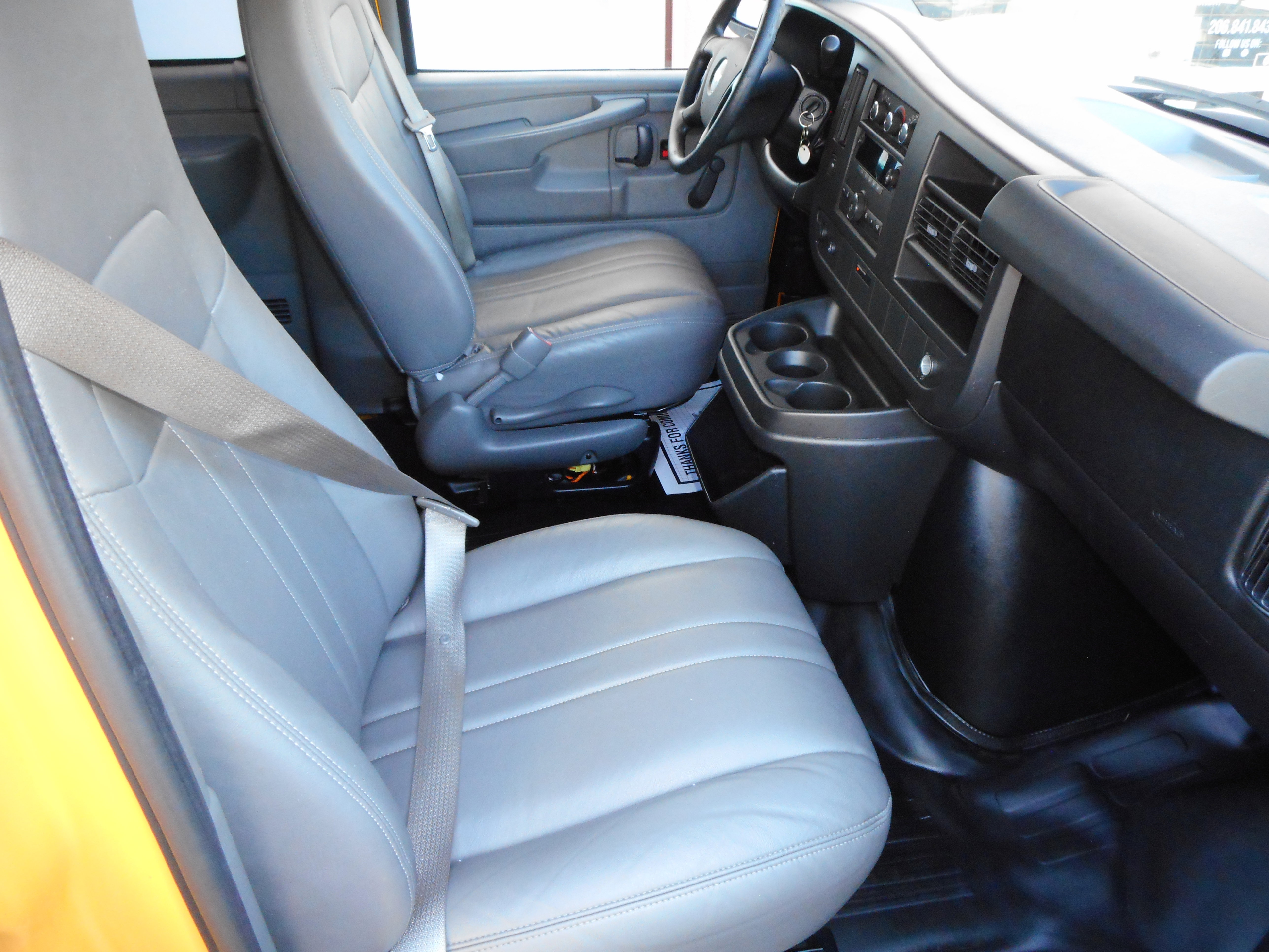 Used 2010 Chevrolet Express 1500 LS image 28