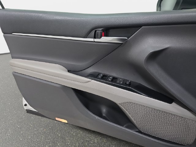 Used 2019 Toyota Camry SE FWD image 25