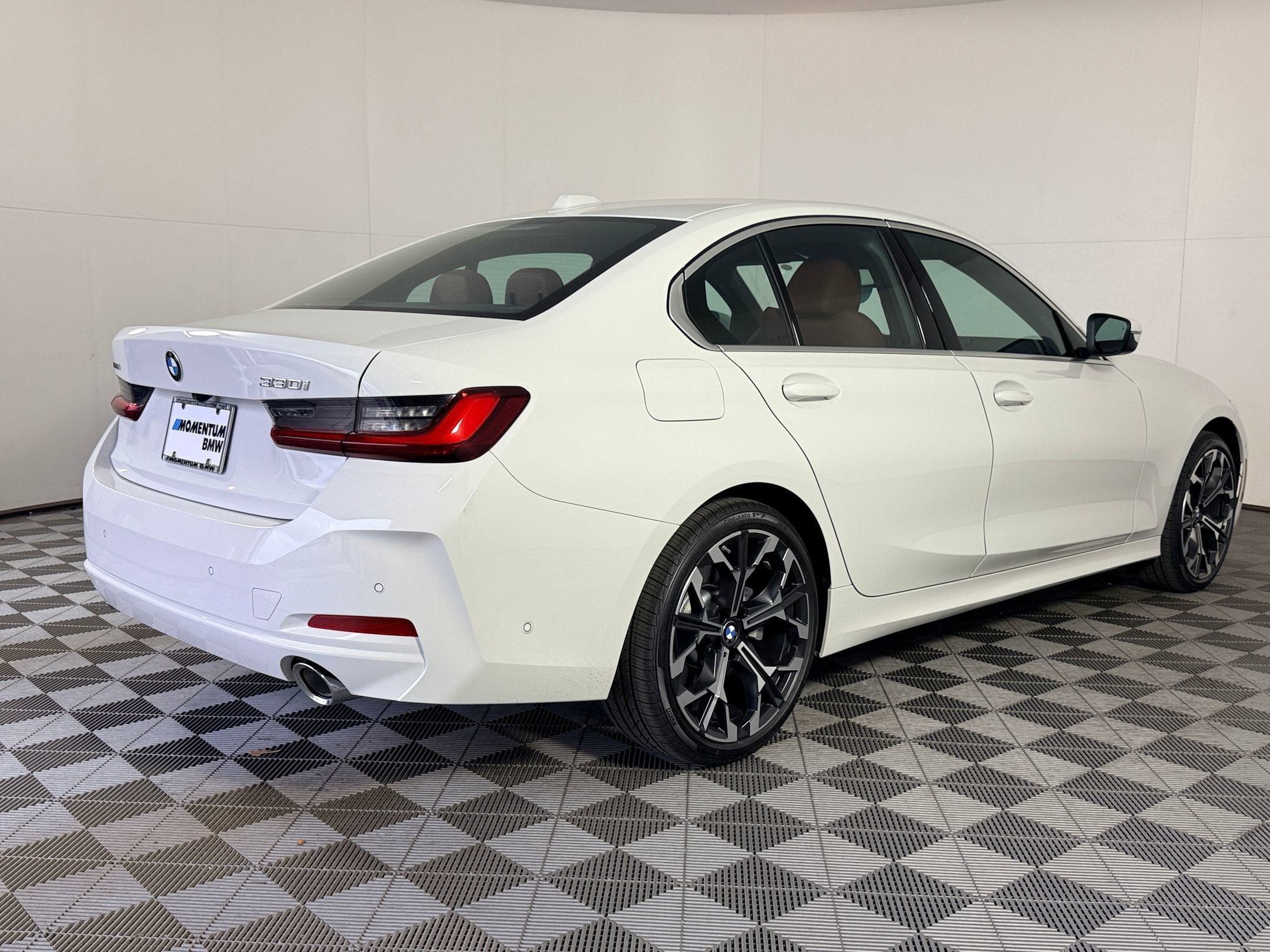 Used 2026 BMW 330i xDrive Sedan w/ Premium Package AWD/4WD image 9