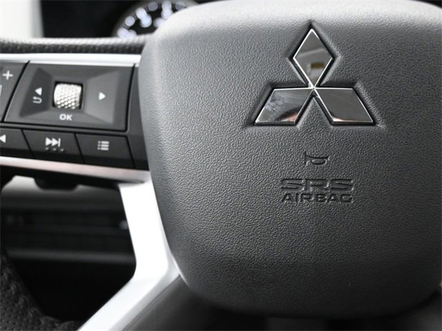 New 2025 Mitsubishi Outlander SE image 25
