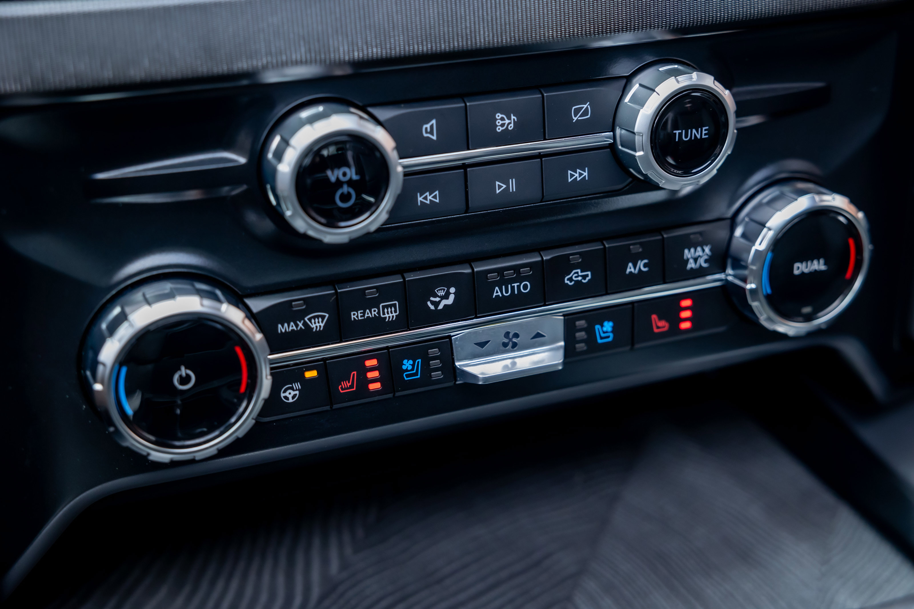 Used 2024 Ford F450 Platinum w/ FX4 Off-Road Package image 36