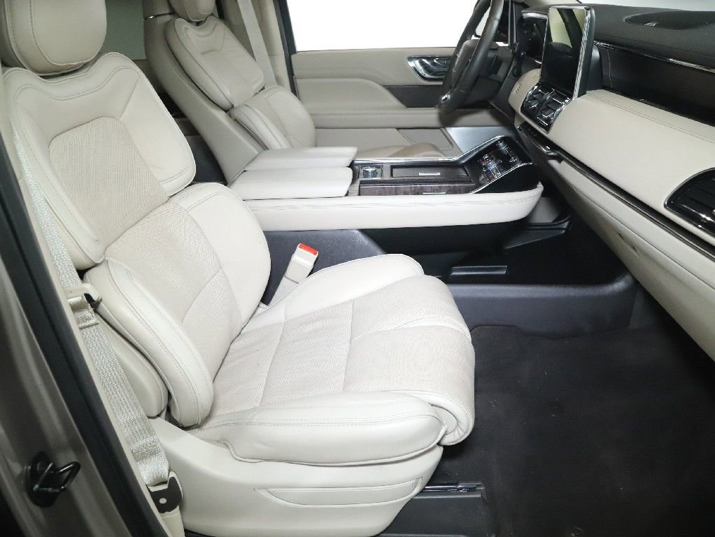 Used 2019 Lincoln Navigator Reserve AWD/4WD image 35