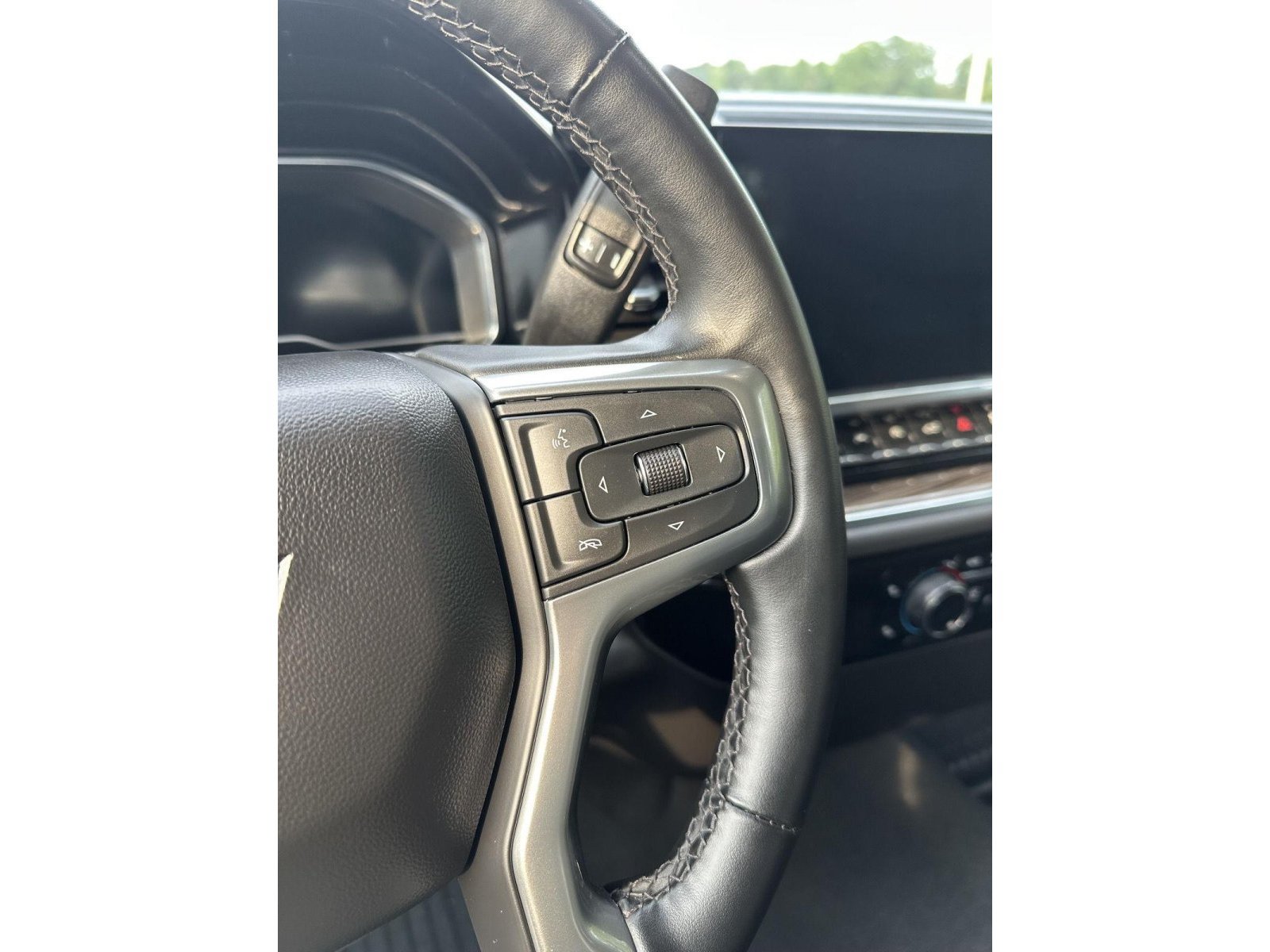 Used 2024 Chevrolet Silverado 1500 LT AWD/4WD image 14