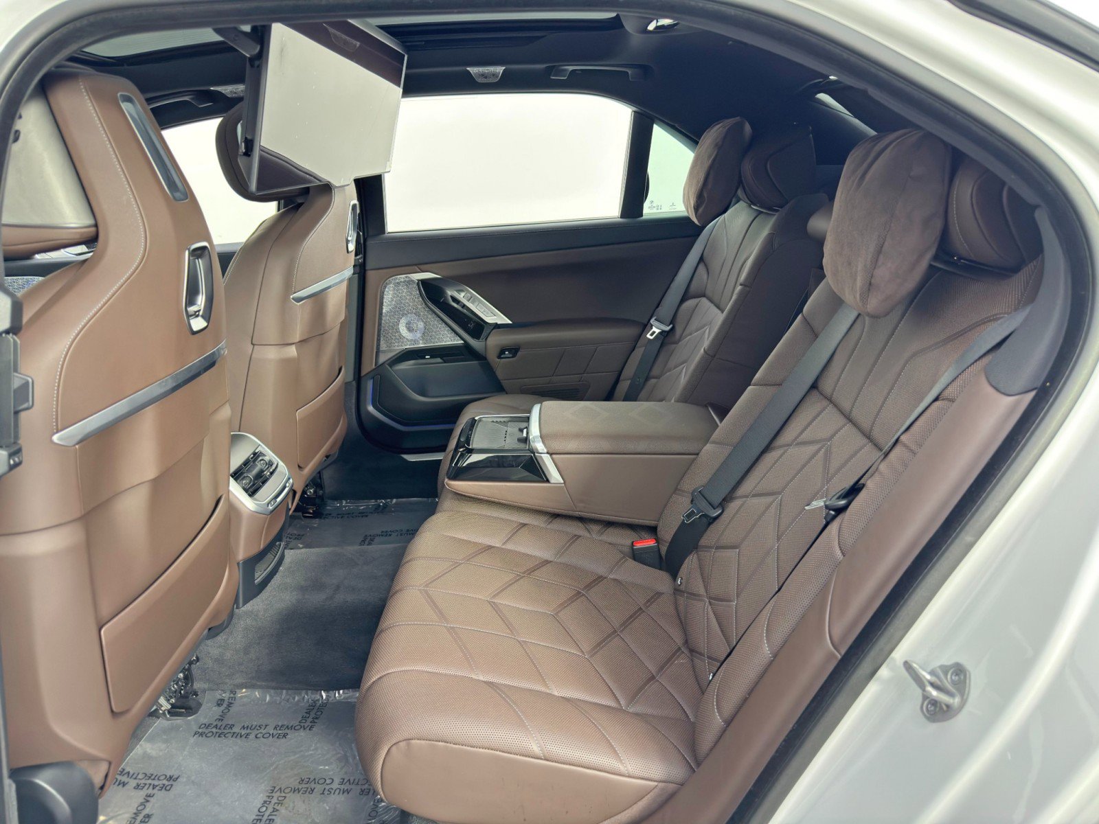 Used 2023 BMW i7 xDrive60 image 49