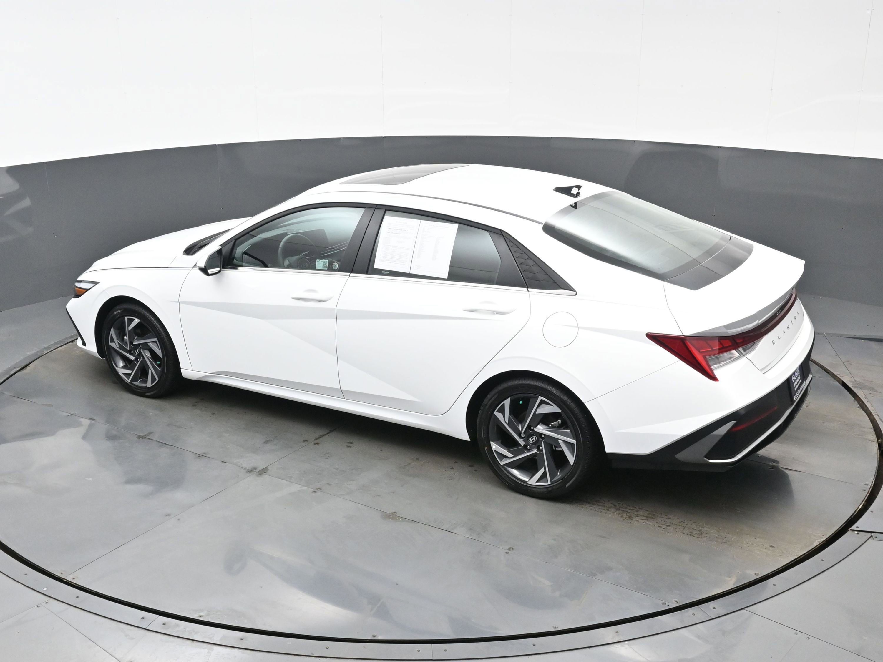 Certified 2025 Hyundai Elantra Limited image 36