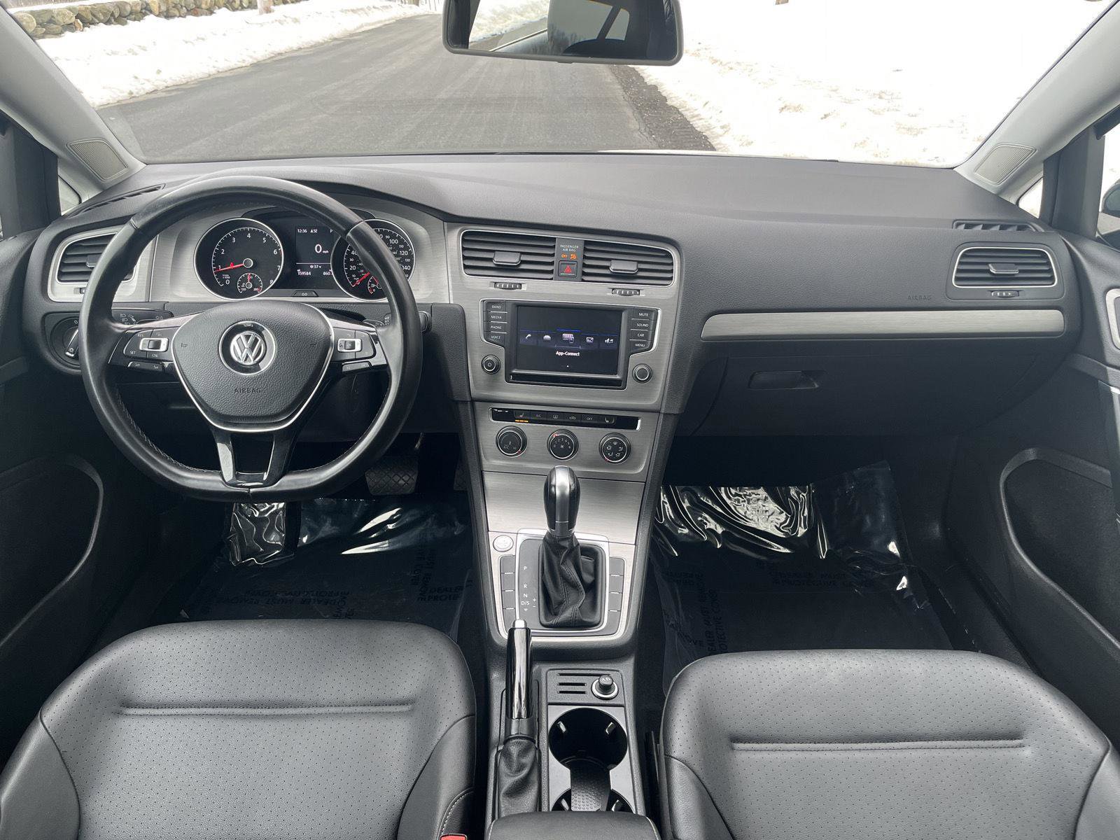 Used 2017 Volkswagen Golf Wolfsburg Edition image 5