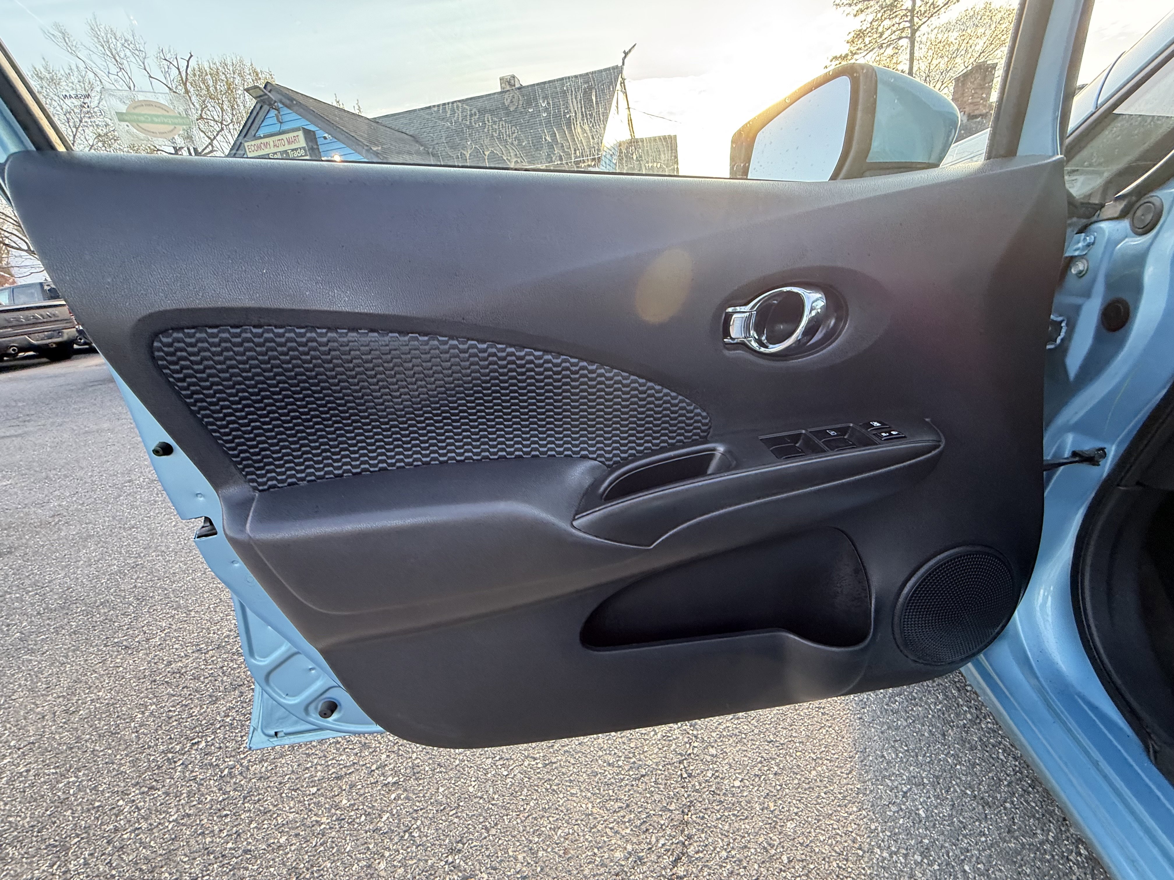 Used 2015 Nissan Versa Note SV image 13