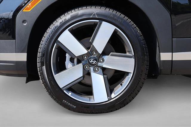 Certified 2026 Hyundai Santa Fe Limited AWD/4WD image 9