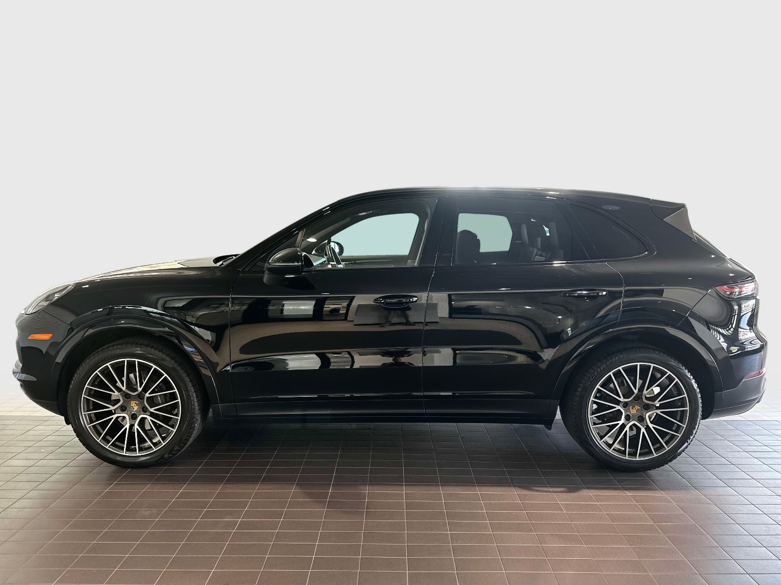 Certified 2020 Porsche Cayenne image 2
