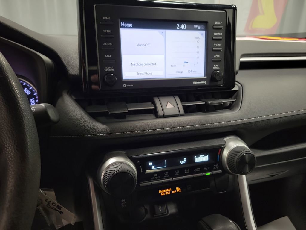 Used 2020 Toyota RAV4 LE image 14