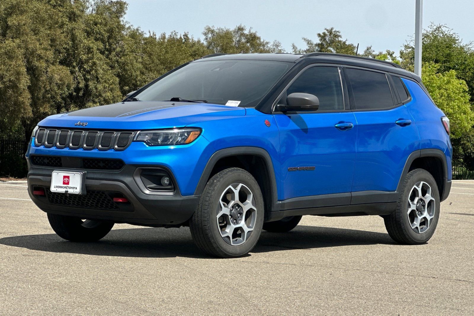 Used 2022 Jeep Compass Trailhawk image 8
