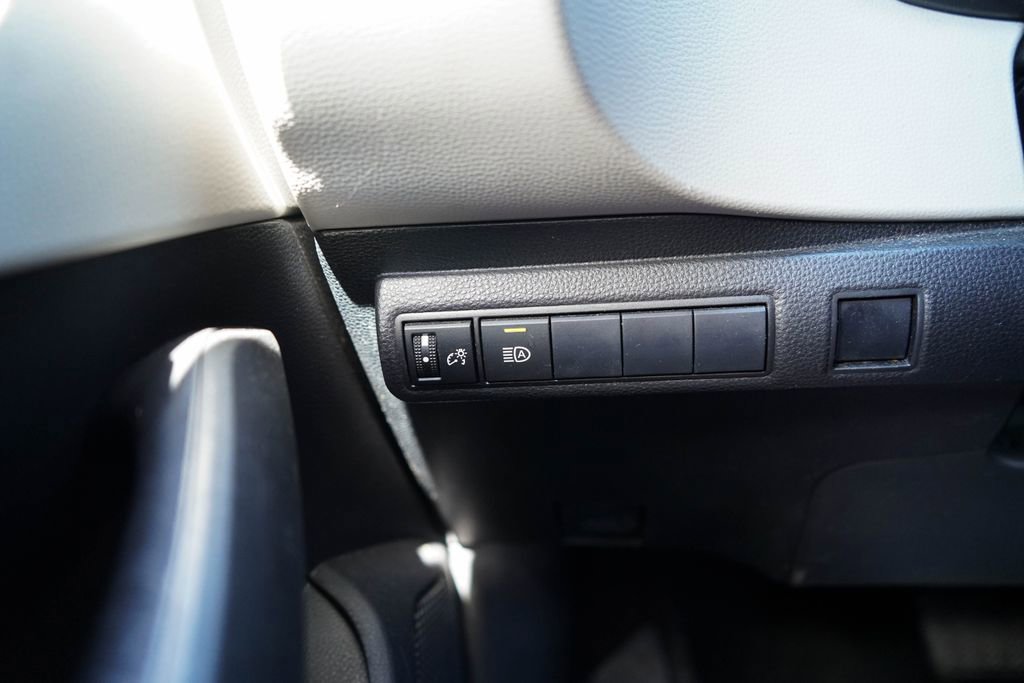 Used 2021 Toyota Corolla LE FWD image 29