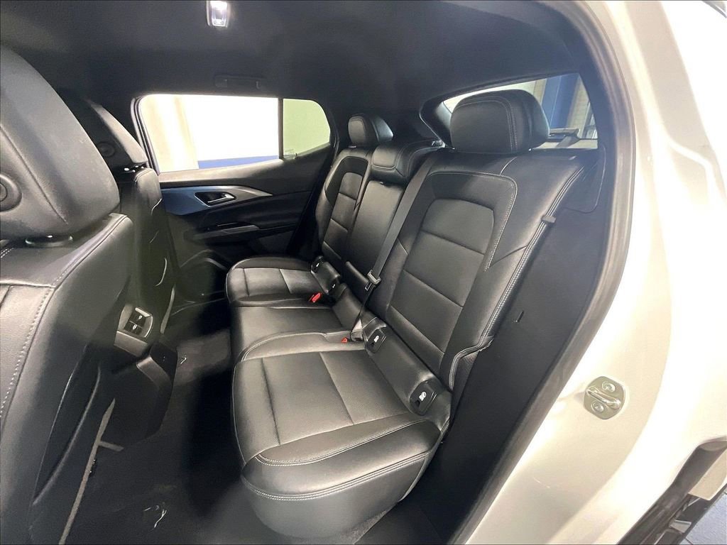 Used 2024 Chevrolet Equinox EV LT w/ LPO, Trailering Package FWD image 15