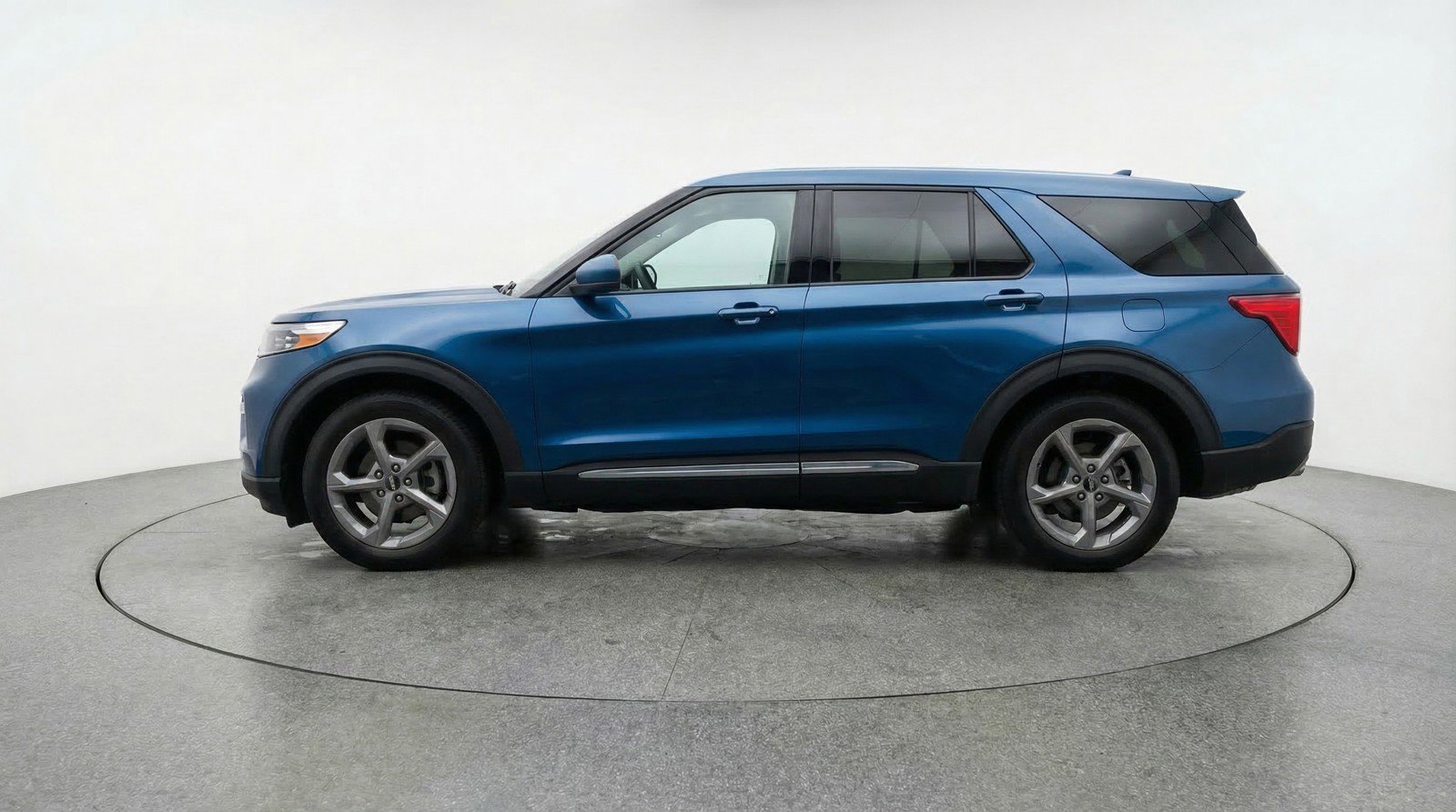 Used 2024 Ford Explorer Limited image 5