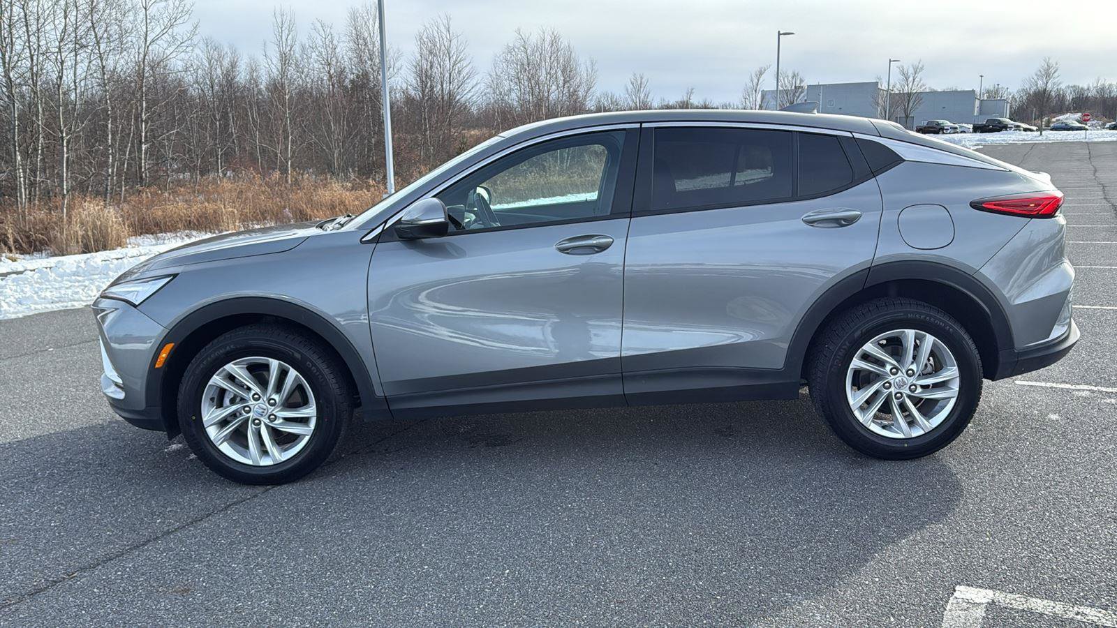 Used 2024 Buick Envista Preferred w/ Convenience I Package image 11