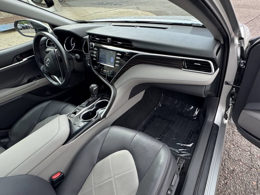 Used 2018 Toyota Camry XLE FWD image 41