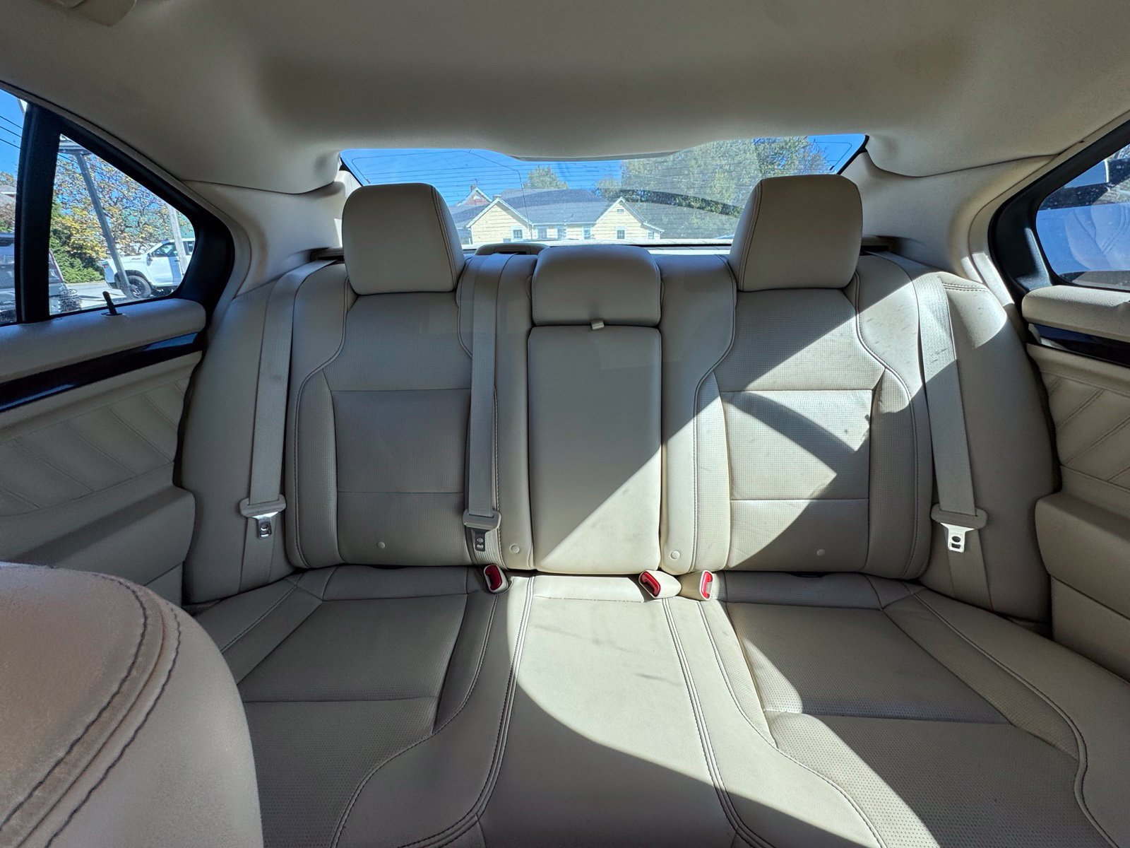 Used 2017 Ford Taurus Limited FWD image 23