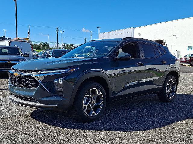 New 2026 Chevrolet Trax LT w/ Driver Confidence Package FWD image 2