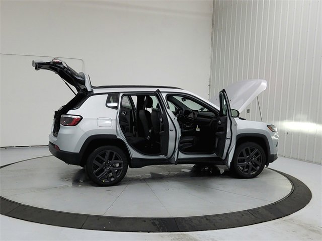 New 2026 Jeep Compass Latitude image 16