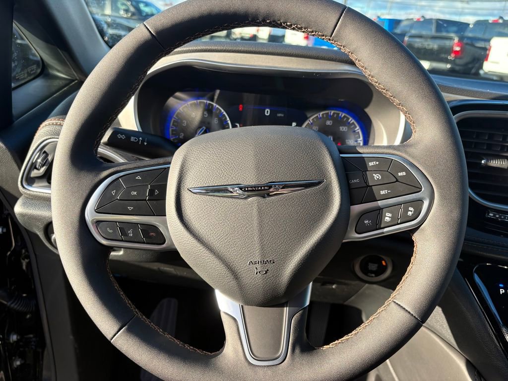 New 2026 Chrysler Pacifica Pinnacle w/ Trailer Tow Group image 23