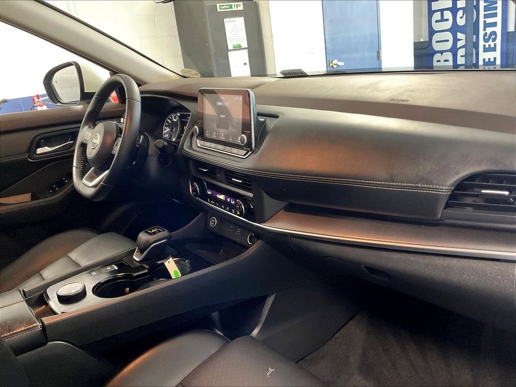 Used 2023 Nissan Rogue SV w/ SV Premium B Package AWD/4WD image 14