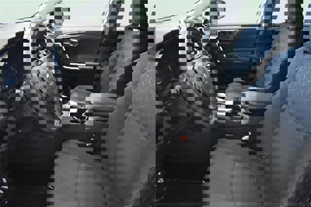 Used 2025 Toyota RAV4 XLE w/ Convenience Package image 24