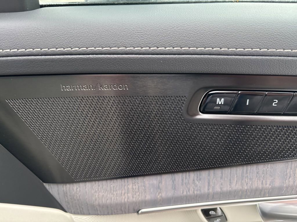 New 2026 Volvo XC90 B6 Ultra w/ Protection Package image 38