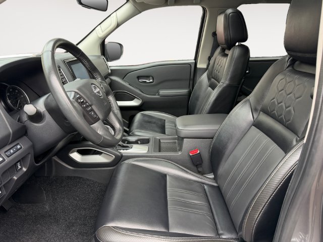 Used 2024 Nissan Frontier SL w/ Technology Package AWD/4WD image 11