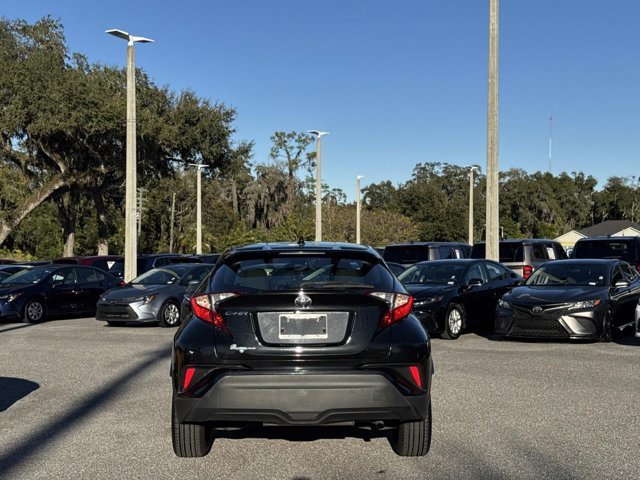 Certified 2022 Toyota C-HR XLE image 3