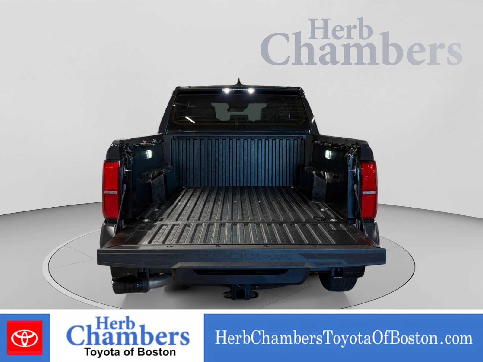 Used 2025 Toyota Tacoma SR5 AWD/4WD image 11