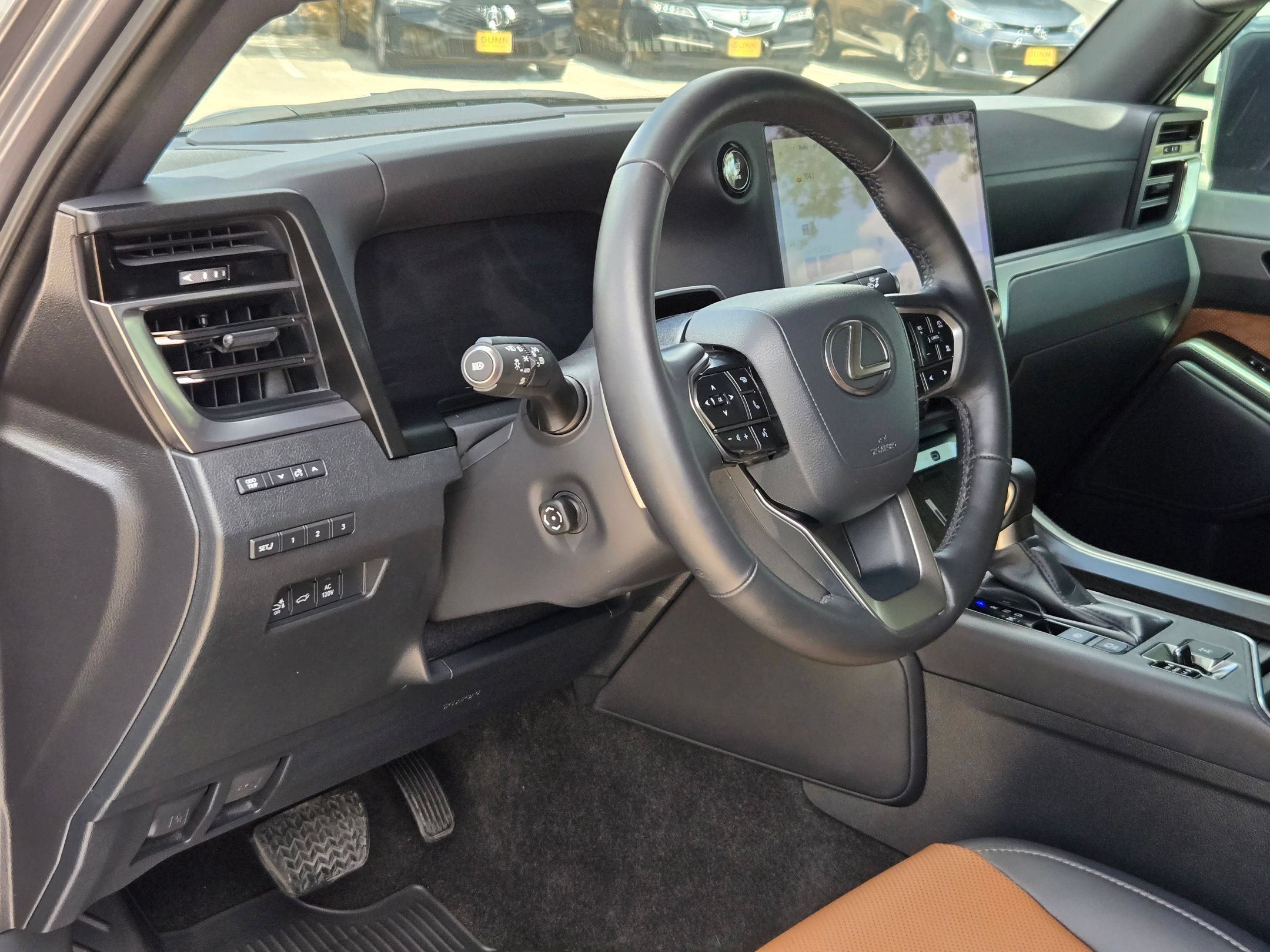 Used 2025 Lexus GX 550 w/ Cold Area Package AWD/4WD image 12