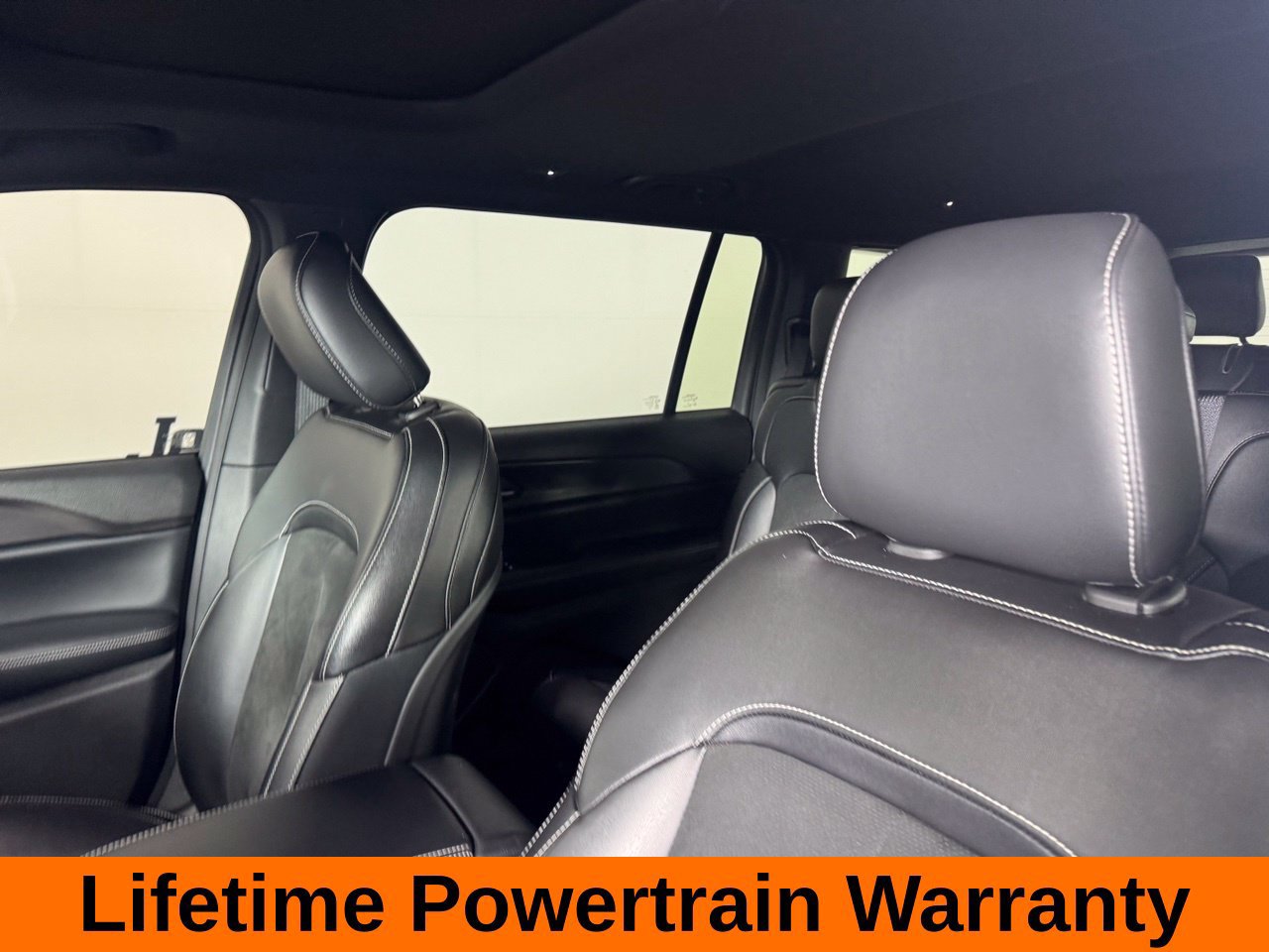 Used 2023 Jeep Grand Cherokee L Laredo AWD/4WD image 12