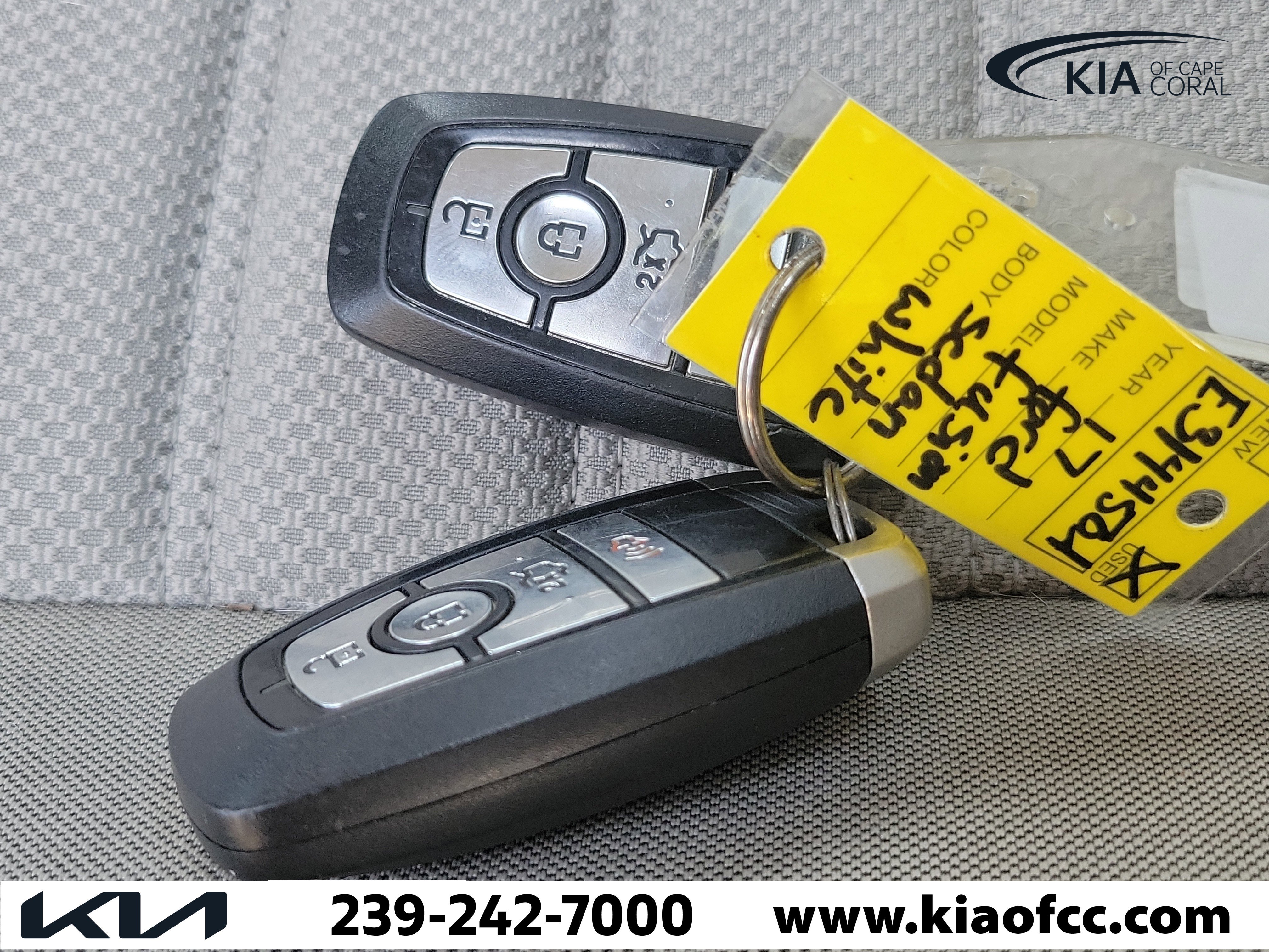 Used 2017 Ford Fusion SE w/ Fusion SE Technology Package image 28