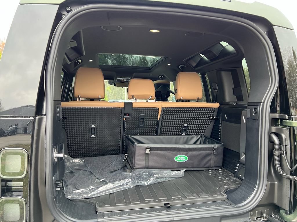 New 2026 Land Rover Defender 110 X-Dynamic SE AWD/4WD image 27
