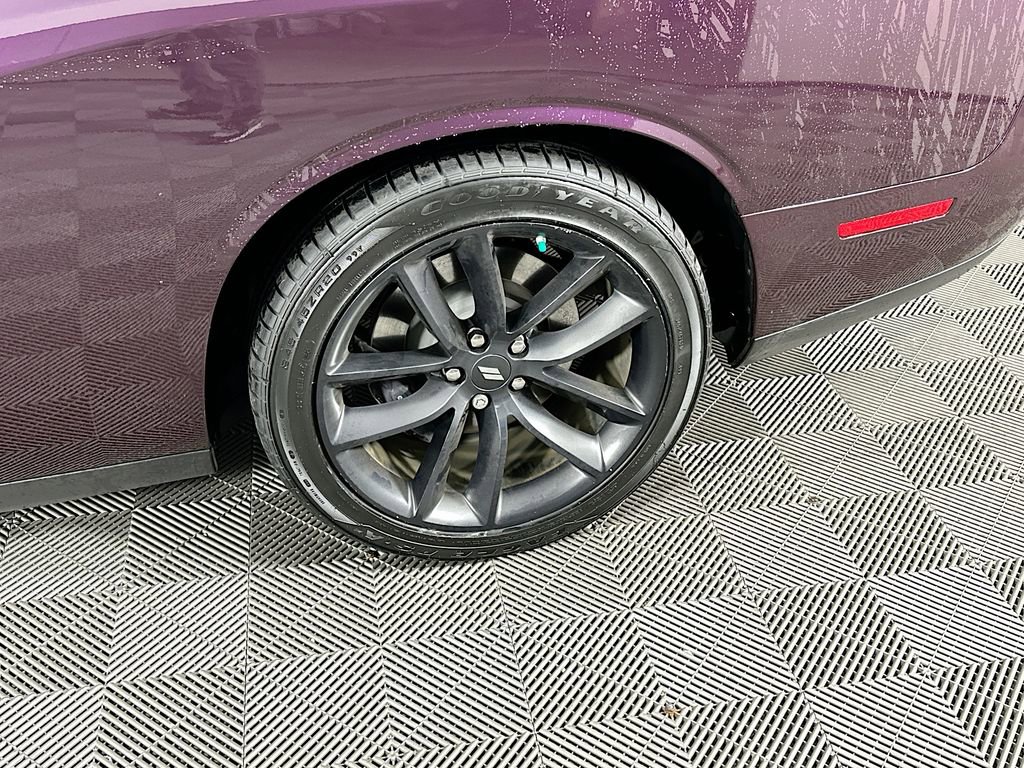 Used 2022 Dodge Challenger R/T w/ Performance Handling Group image 37