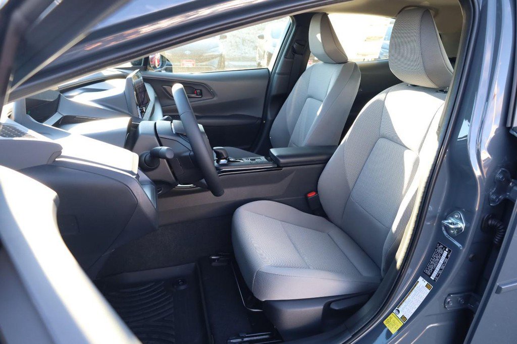 New 2026 Toyota Prius LE image 8