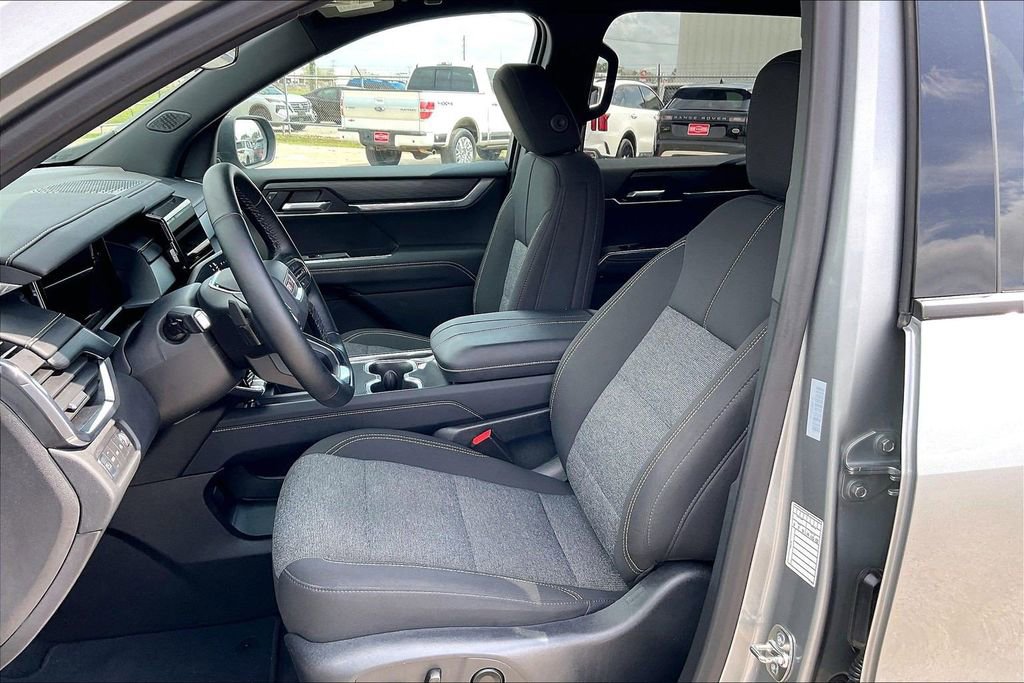 Certified 2025 GMC Acadia Elevation AWD/4WD image 18