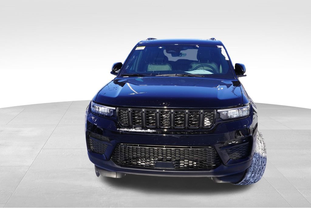 New 2025 Jeep Grand Cherokee Altitude image 8