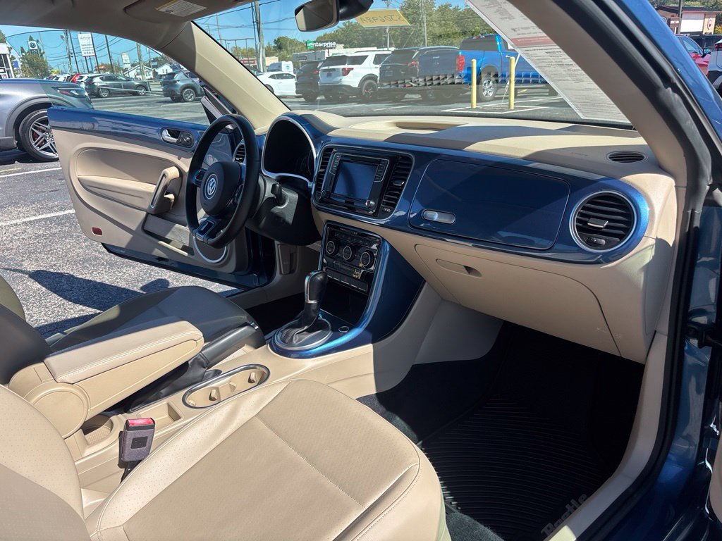 Used 2019 Volkswagen Beetle 2.0T SE FWD image 30