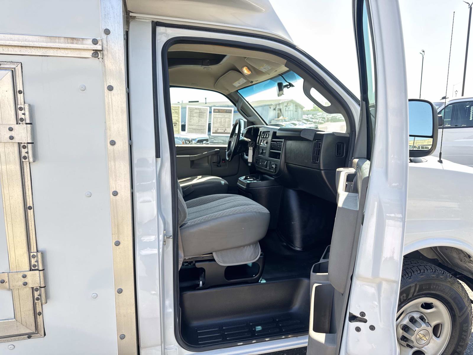 Used 2023 Chevrolet Express 3500 w/ Power Convenience Package image 13