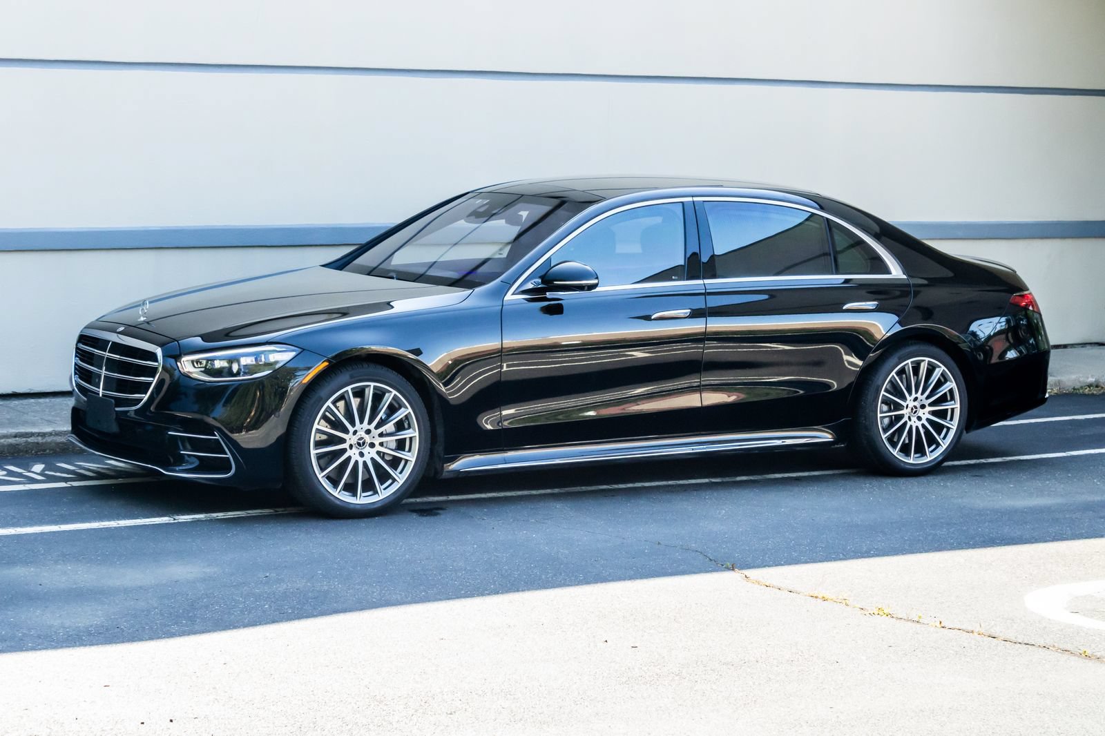 Used 2023 Mercedes-Benz S 500 4MATIC image 3