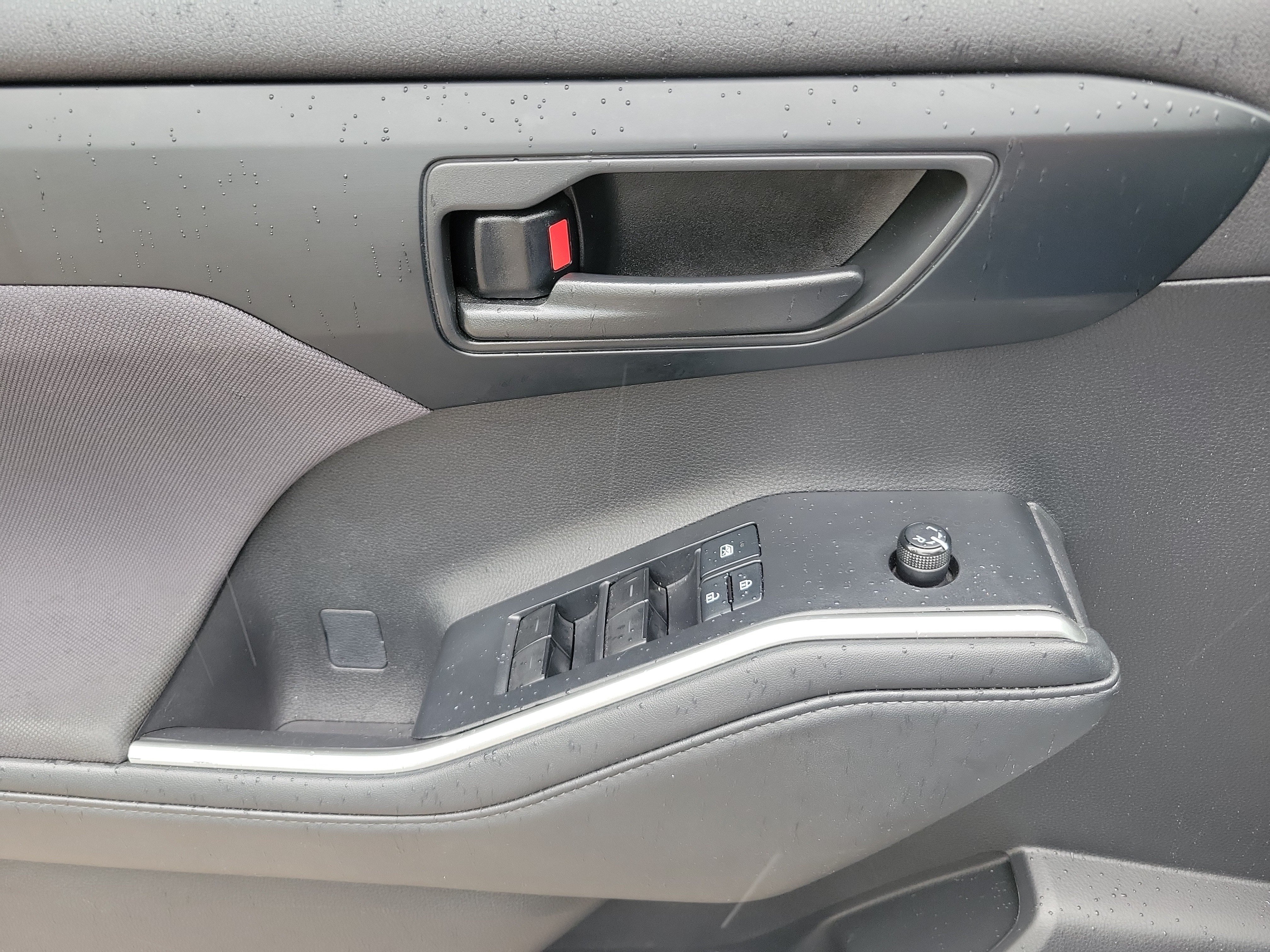 Used 2022 Toyota Highlander L FWD image 19
