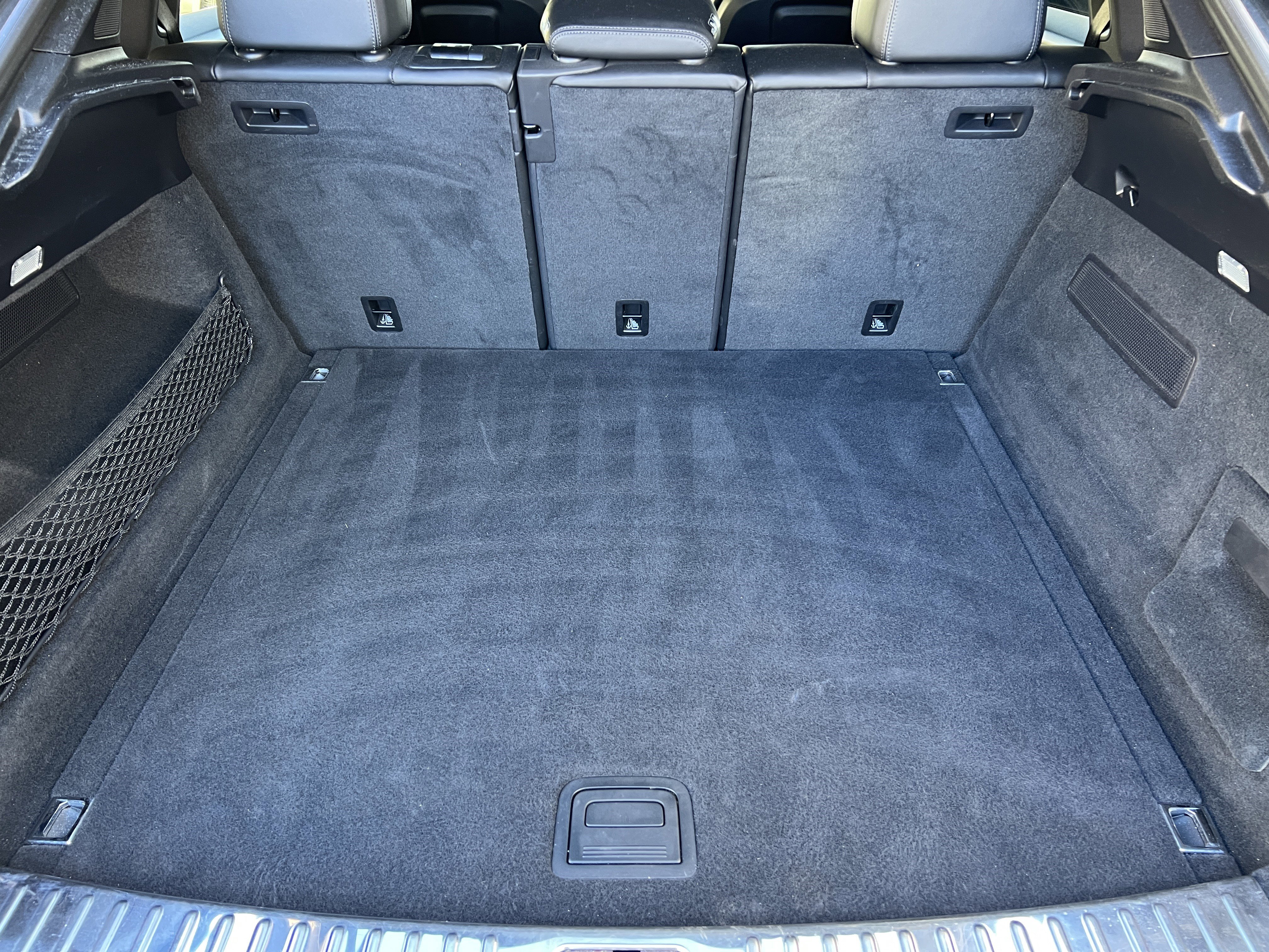 Used 2021 Porsche Cayenne Coupe w/ Premium Package image 16