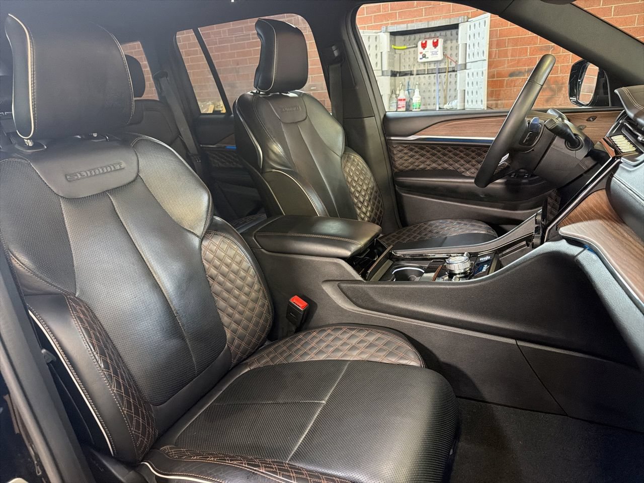 Used 2025 Jeep Grand Cherokee Summit AWD/4WD image 21