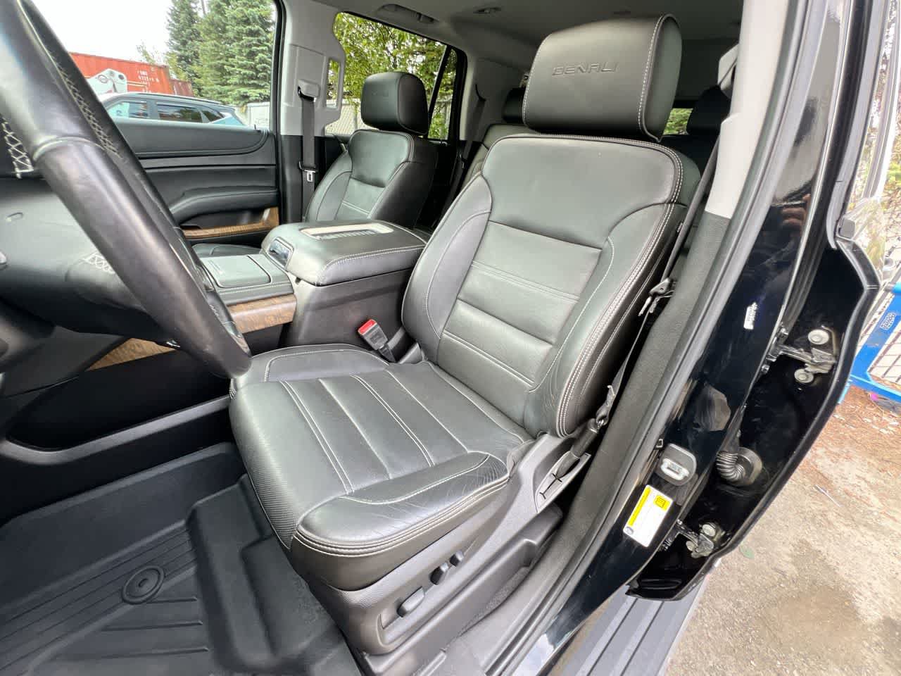 Used 2019 GMC Yukon Denali AWD/4WD image 11