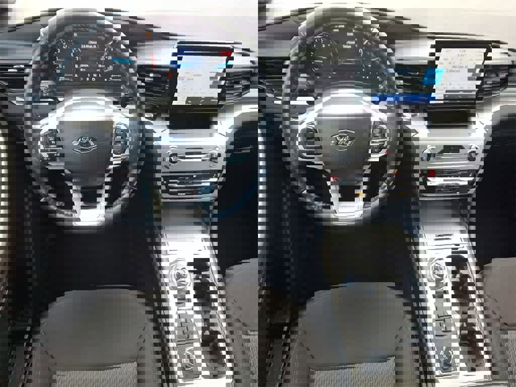 Used 2022 Ford Explorer XLT image 27