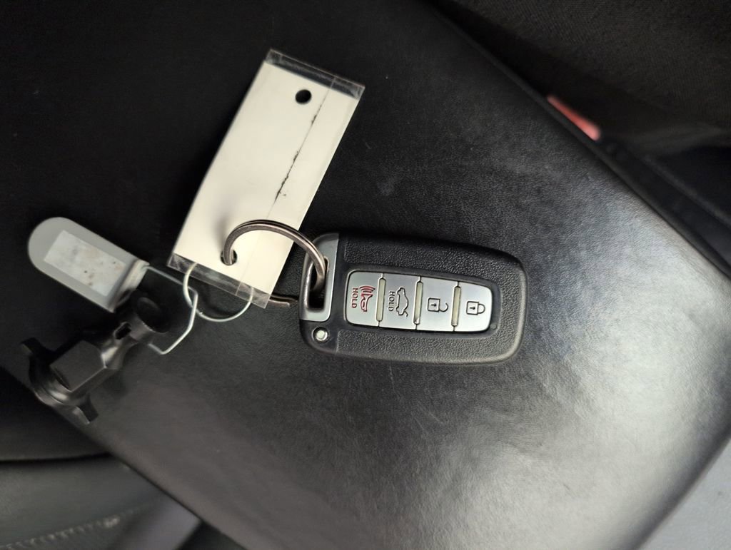 Used 2010 Hyundai Genesis 4.6 image 40