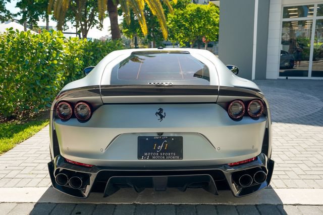 Used 2018 Ferrari 812 Superfast RWD image 20