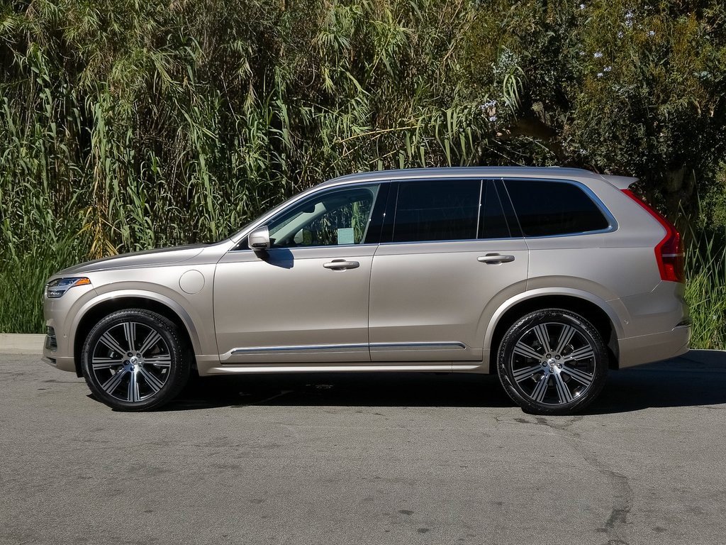 Used 2025 Volvo XC90 T8 Ultra w/ Protection Package Premier image 28